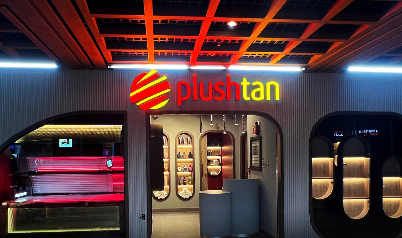 Illuminated retail logos