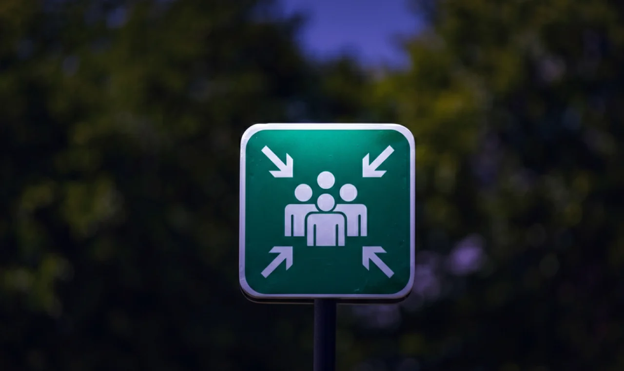 Regulatory and emergency directional signage