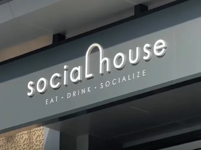 Make Your Store Stand Out with Custom Fascia Signs