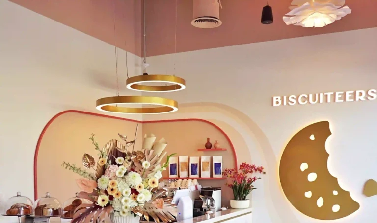 BISCUITEERS CAFE signage by Metroplus