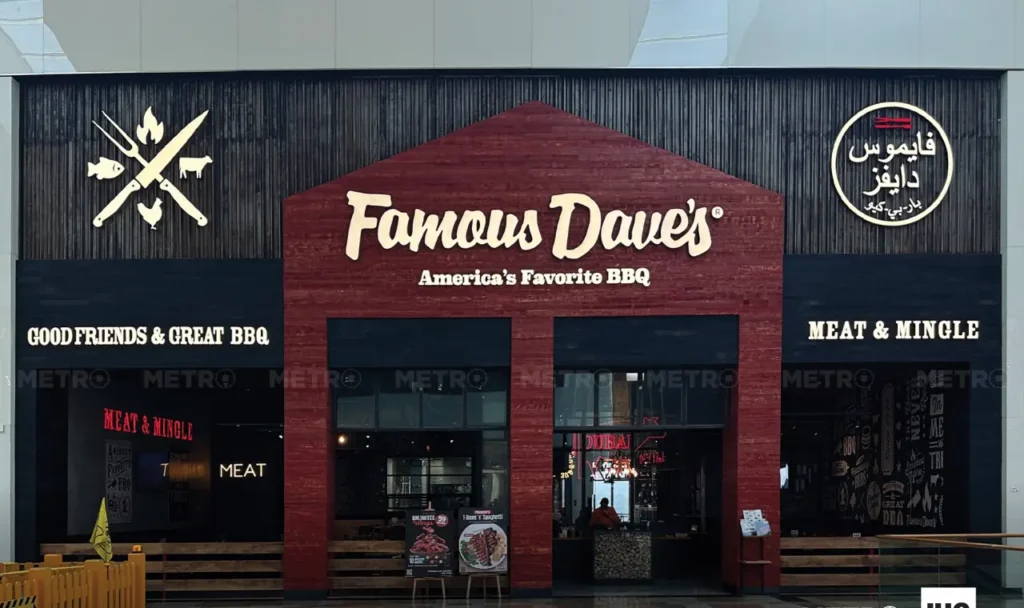 FAMOUS DAVE’S BAR-B-QUE