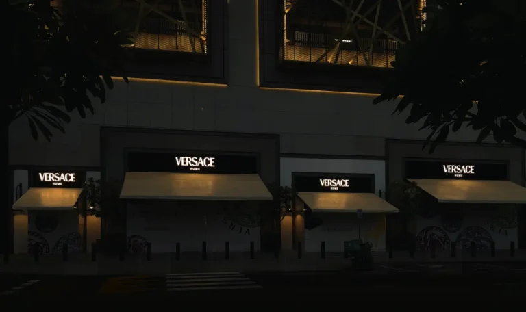Versace, Dubai Mall - Metroplus