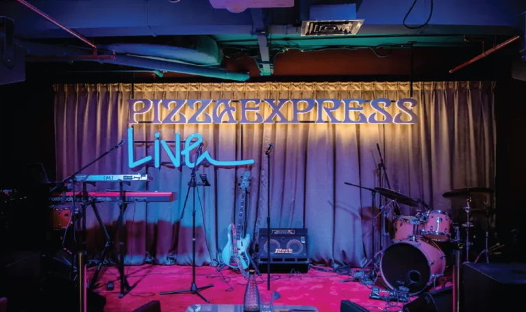 PIZZA EXPRESS LIVE signage by Metroplus