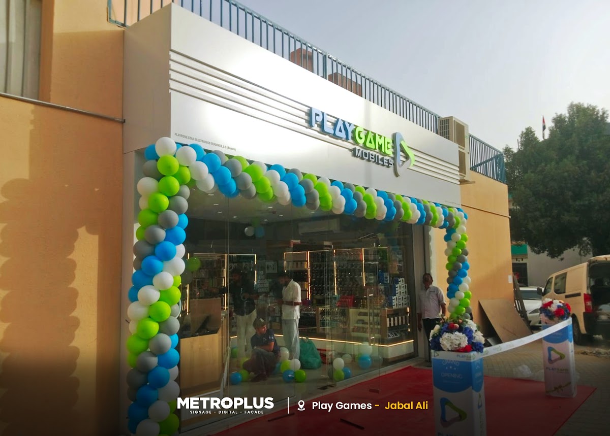 Grand Opening Signage for a Mobile Electronics Retailer - Metroplus detail view