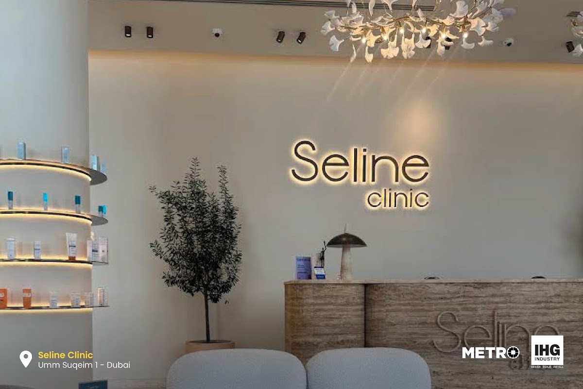 Dimensional Brand Signage for a Dubai Aesthetic Clinic - Metroplus detail view