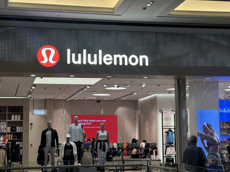 Lululemon, Mall of the Emirates - Metroplus