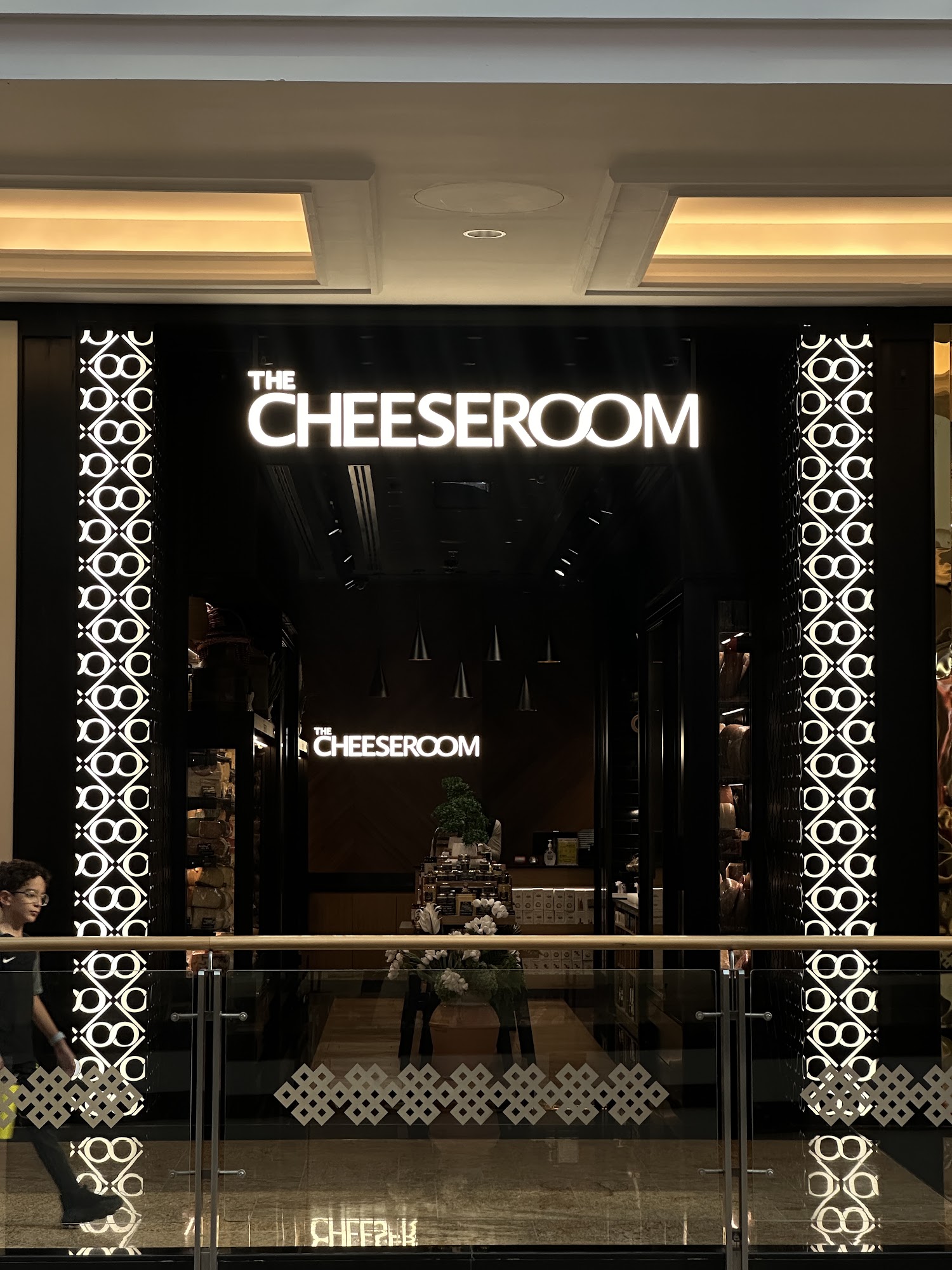 The Cheeseroom – Mall of the Emirates - Metroplus