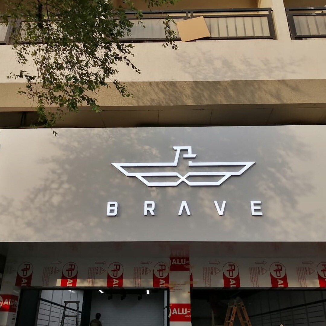 Brave, Deira – Deira, Dubai - Metroplus signage project
