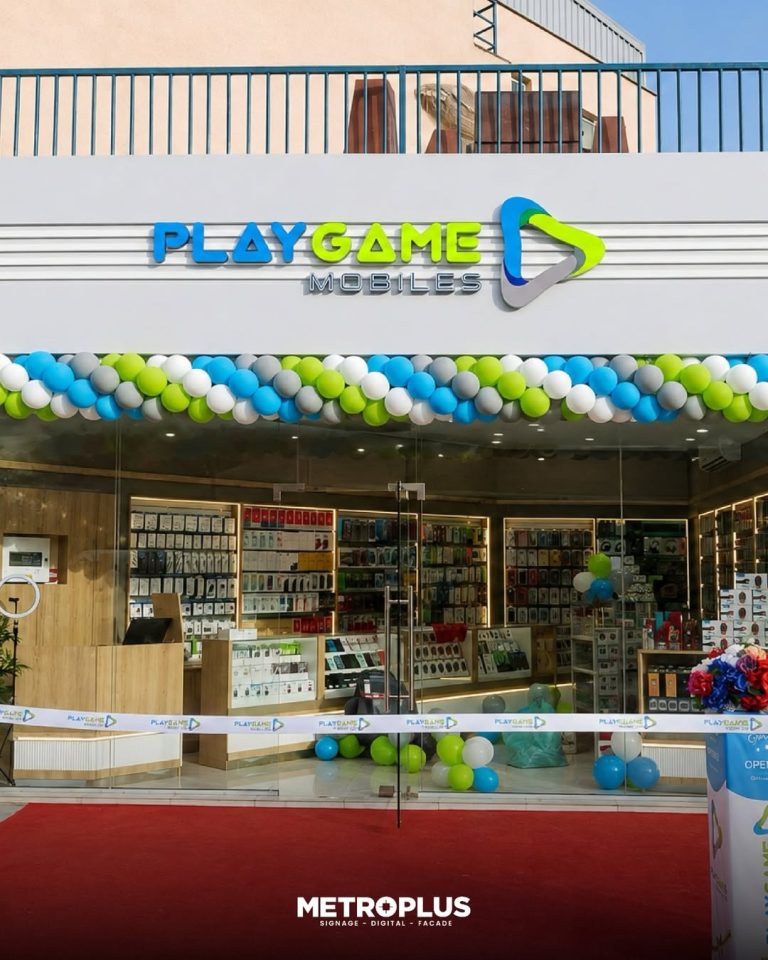 Play Game Mobiles, Jebel Ali signage by Metroplus