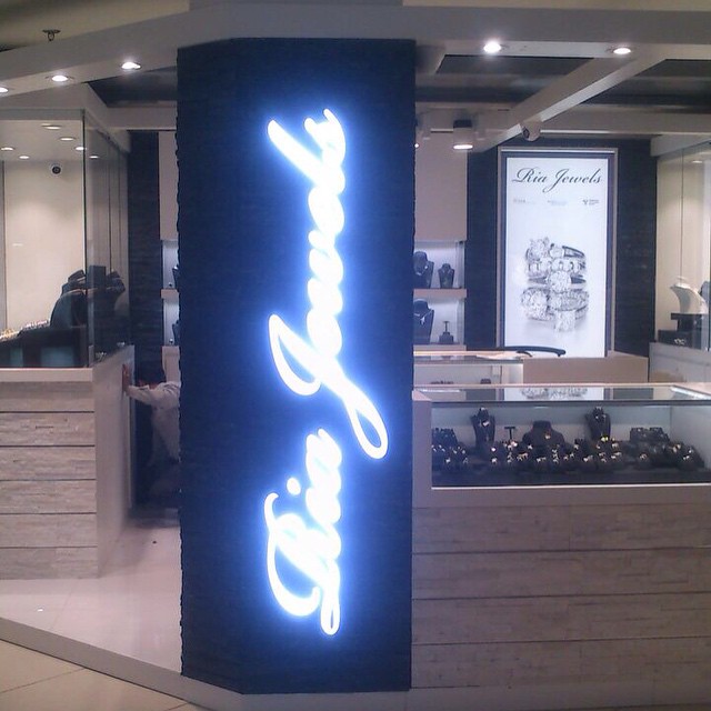 Ria Jewels, Gold & Diamond Park signage by Metroplus