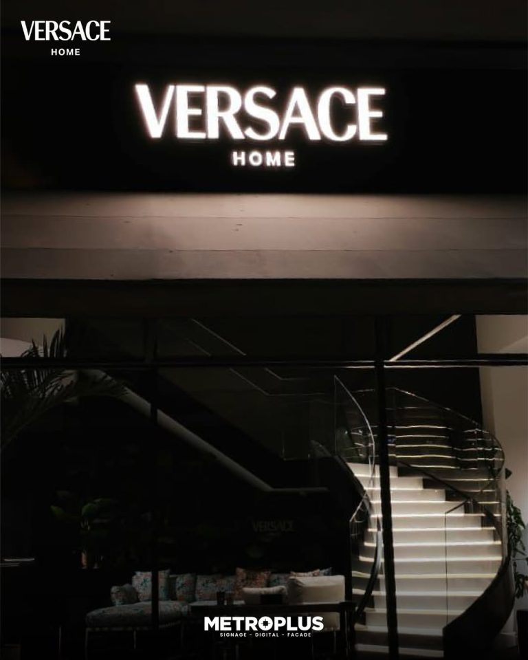 Versace, Dubai Mall - Metroplus